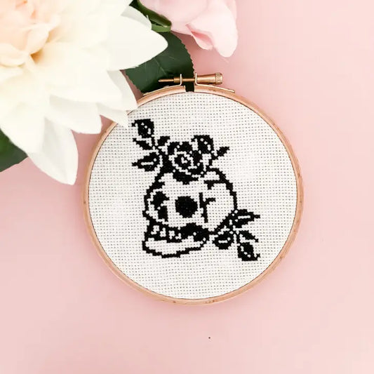 Kit cross stitch Skull & Roses